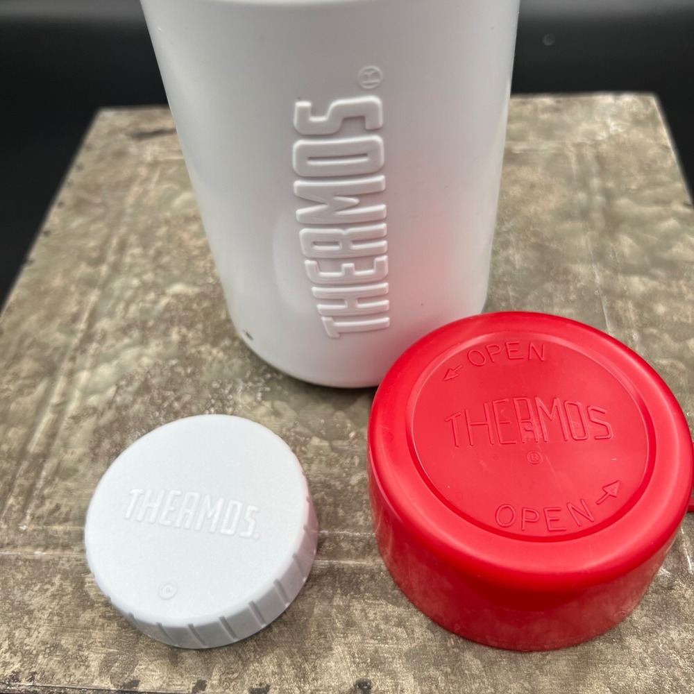 Vintage 1992 Thermos Biological Material Biohazard Food Jar Model 6700 White Red - Picture 7 of 9